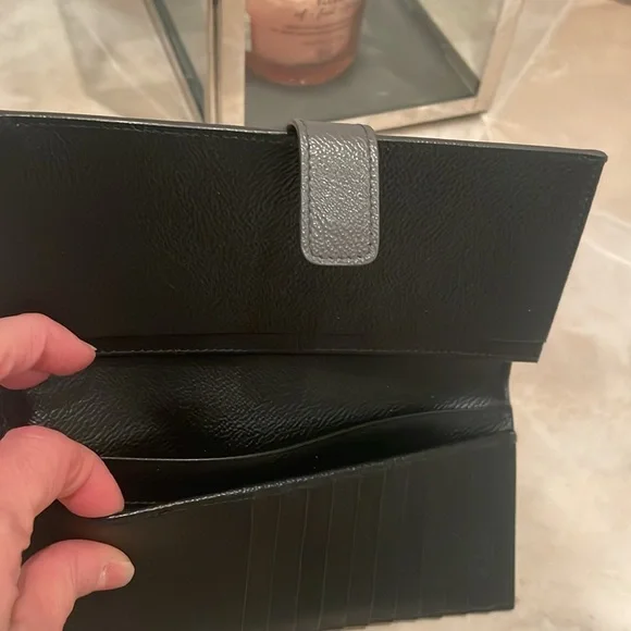 Authentic Prada wallet - Picture 4 of 9